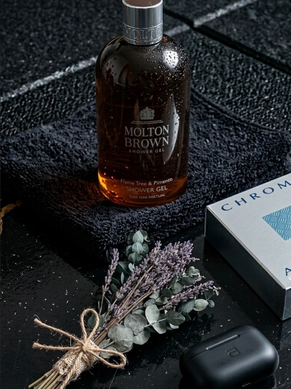 Men’s Luxury Grooming Bundle: Molton Brown Pimento 10oz & Azzaro Chrome 50ml Set - Picture 5 of 9
